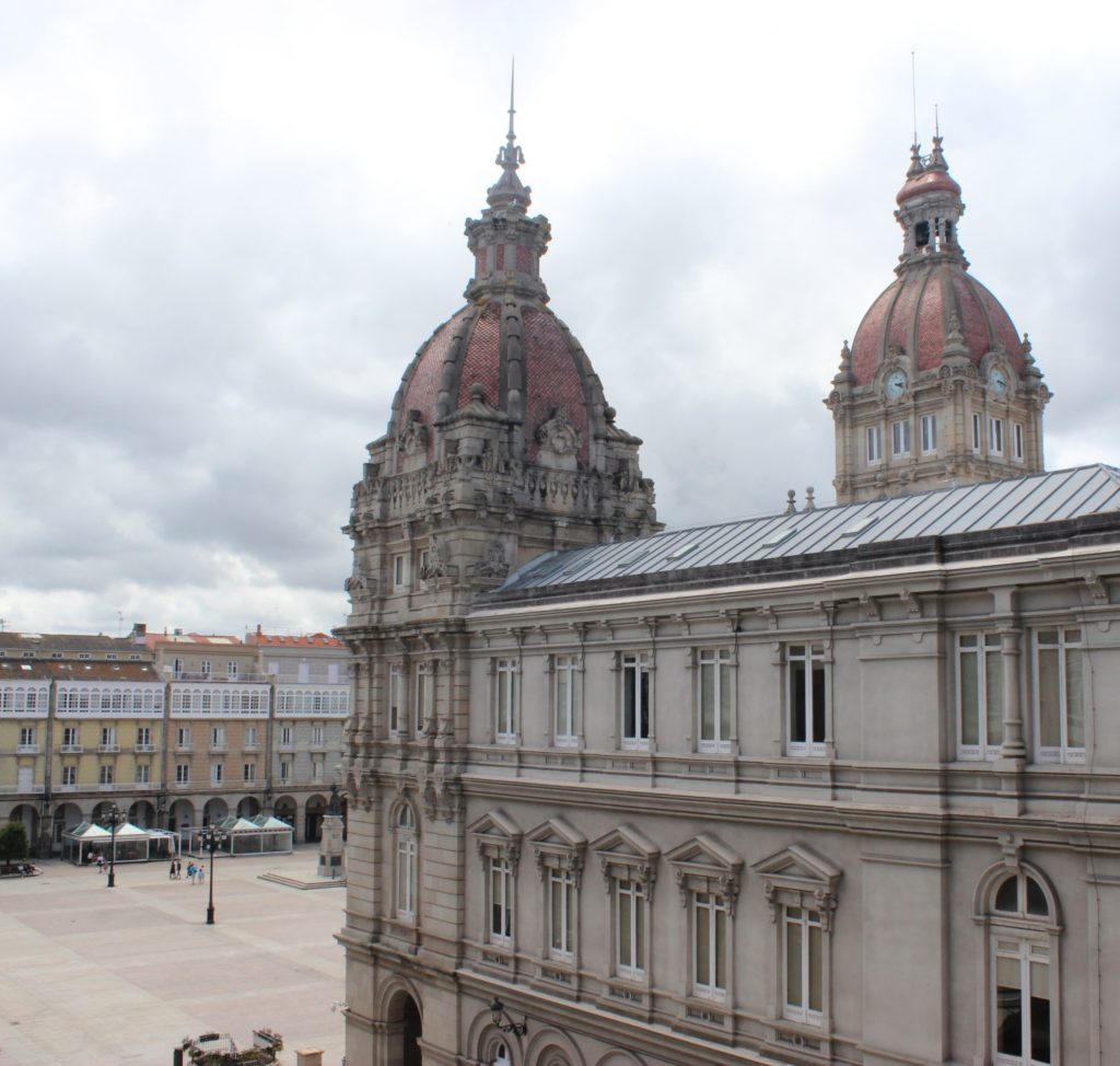 Ayuntamiento y Plaza de María pita, centro de algunas fiestas de A Coruña
